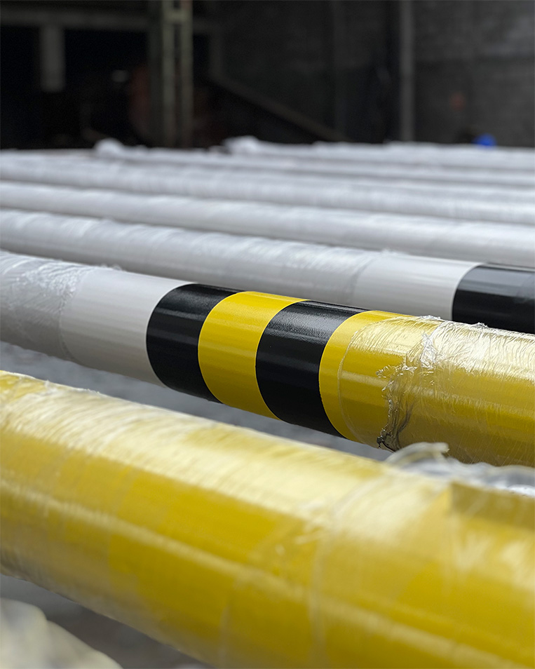postes-metalicos-amarillo-negro-senalizacion